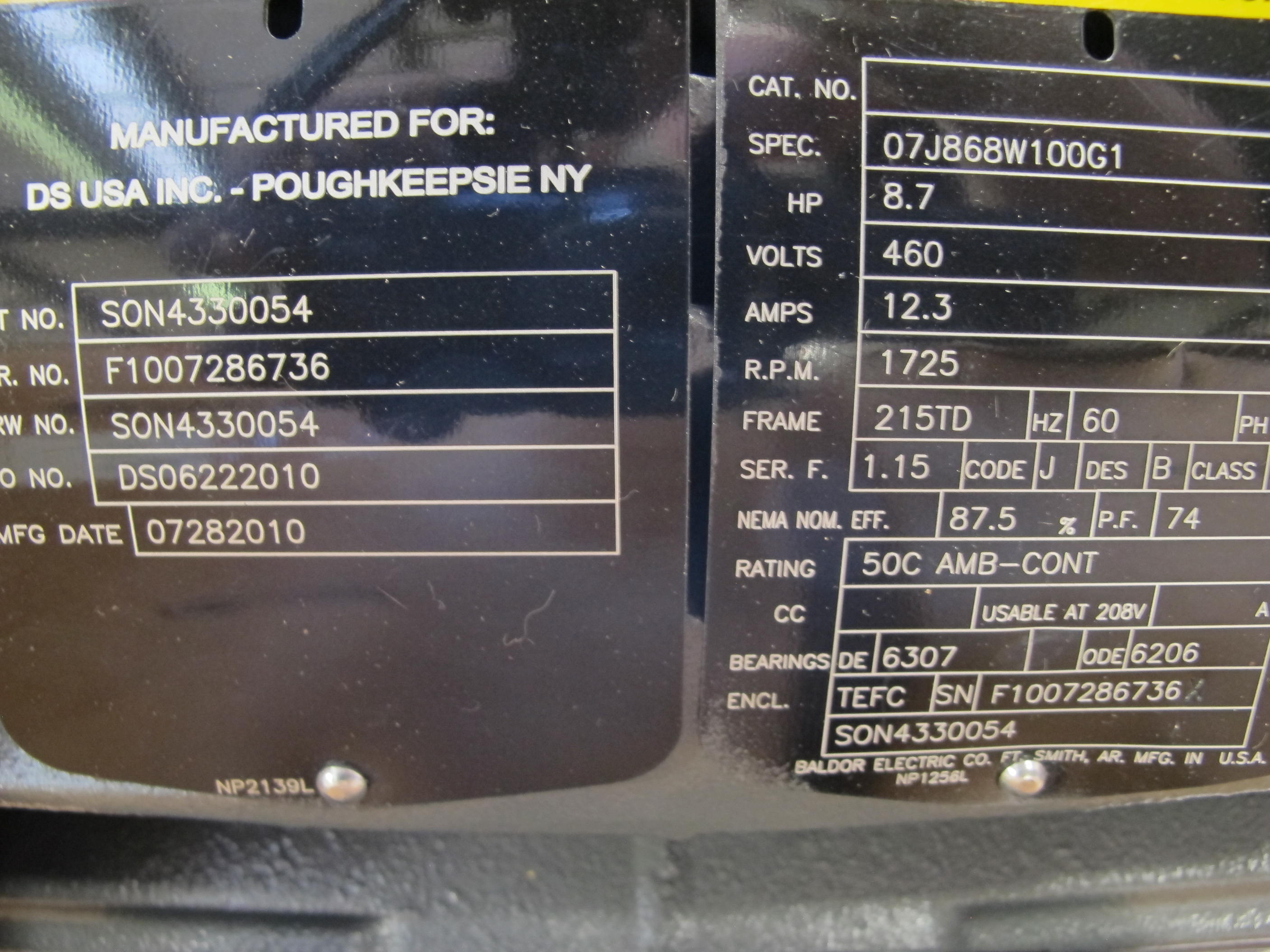 MOTOR, ELECTRIC TYPE, 7-1/2 HORSEPOWER, 230/460VAC 3 PHASE 60HZ ELEC RATING, 3520 RPM, 213T/215T FRAME, 8.6 AMPS, TEFC ENCLOSURE, CONTINUOUS DUTY, 1.15 SERVICE FACTOR, 1-3/8" DIAMETER SHAFT. CLASS "F" INSULATION, NEMA DESIGN "B", LOCKED ROTOR CODE "H", WITH 25 WATT, 460VAC SPACE HEATERS P/N 404667-9C. PART # ECP3769T WITH 404667-9C HTR. (W-44) LOADING & HANDLING FEE $15-